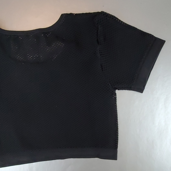 LAST CHANCE! CLOSET CLOSING! Onzie mesh crop top black Yoga Spinning Workout - Picture 4 of 7